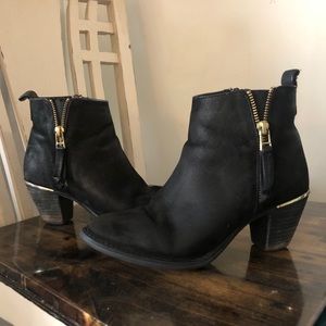 Steve Madden Black Booties Size 7